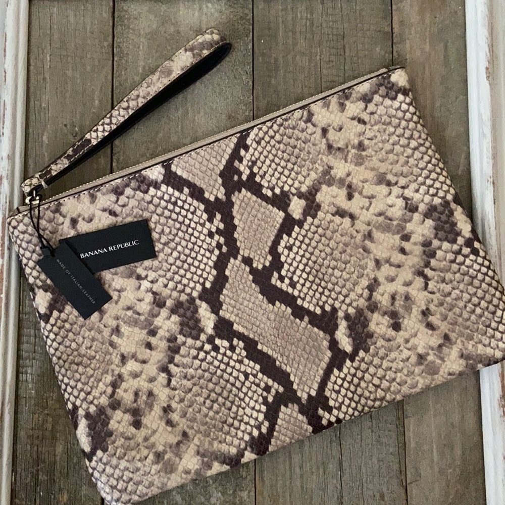 NWT Banana Republic Italian leather clutch